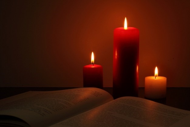 [red-candle--books--light--book_3336520%255B4%255D.jpg]