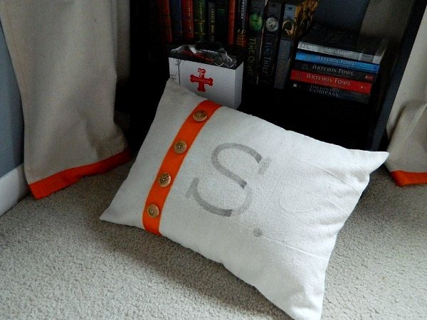 [S%2520Pillow%2520close%255B3%255D.jpg]