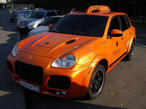 Taxi in Dubai: MW 745, Mercedes-Benz 600, Mercedes-Benz E240 Wagon, Porsche Cayenne, Porsche GTS, Toyota RAV4, Lamborghini