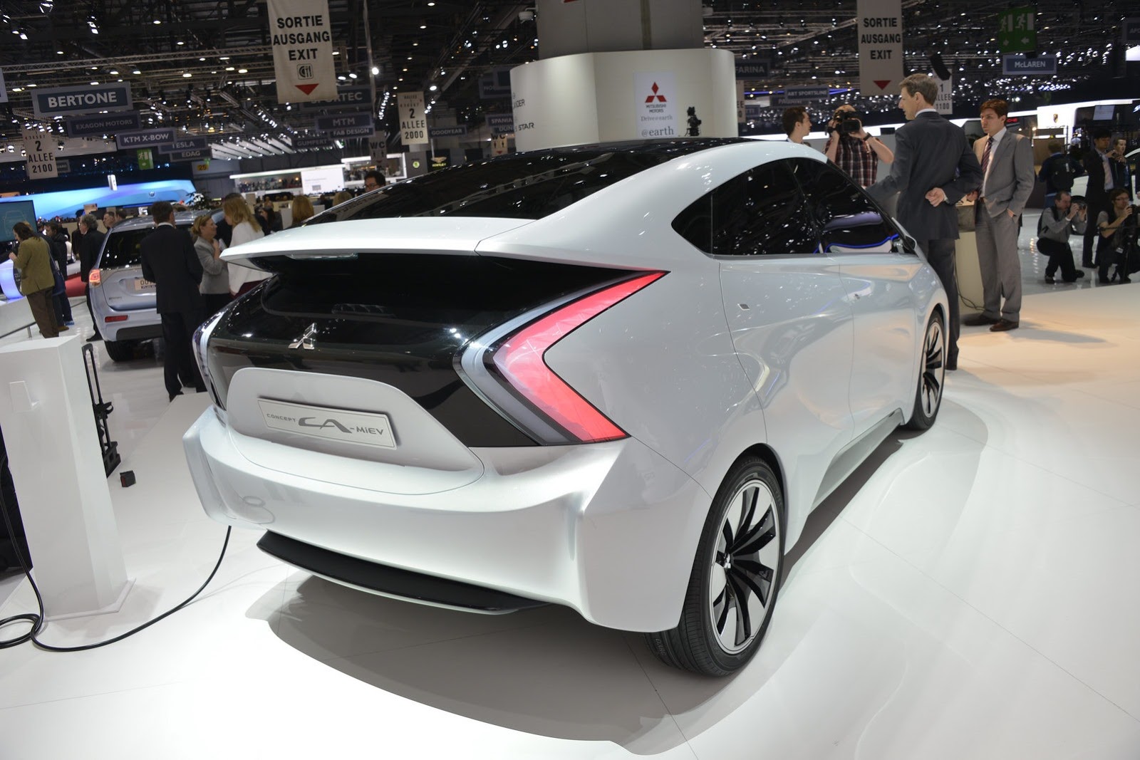 [Mitsubishi-Concept-CA-MiEV-5%255B2%255D.jpg]