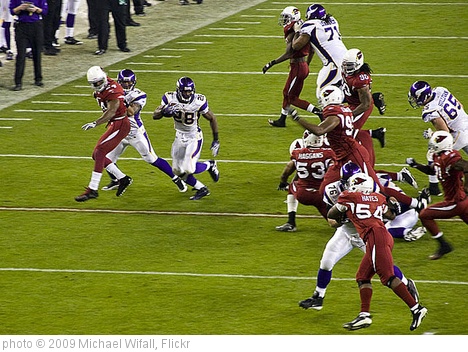 'Nice run by Adrian Peterson' photo (c) 2009, Michael Wifall - license: http://creativecommons.org/licenses/by-sa/2.0/