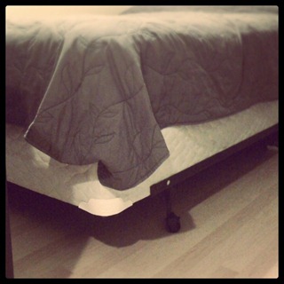 20110909 bed frame (2)