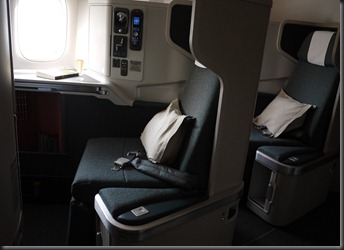 Cathaypacific 77W New business Class Cirrus