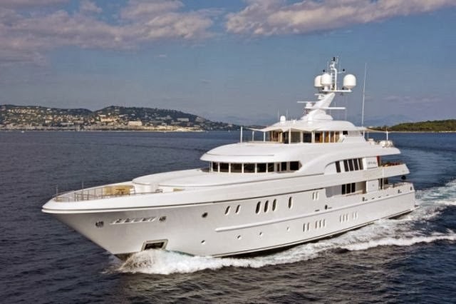[luxury-yachts-toys-29%255B2%255D.jpg]