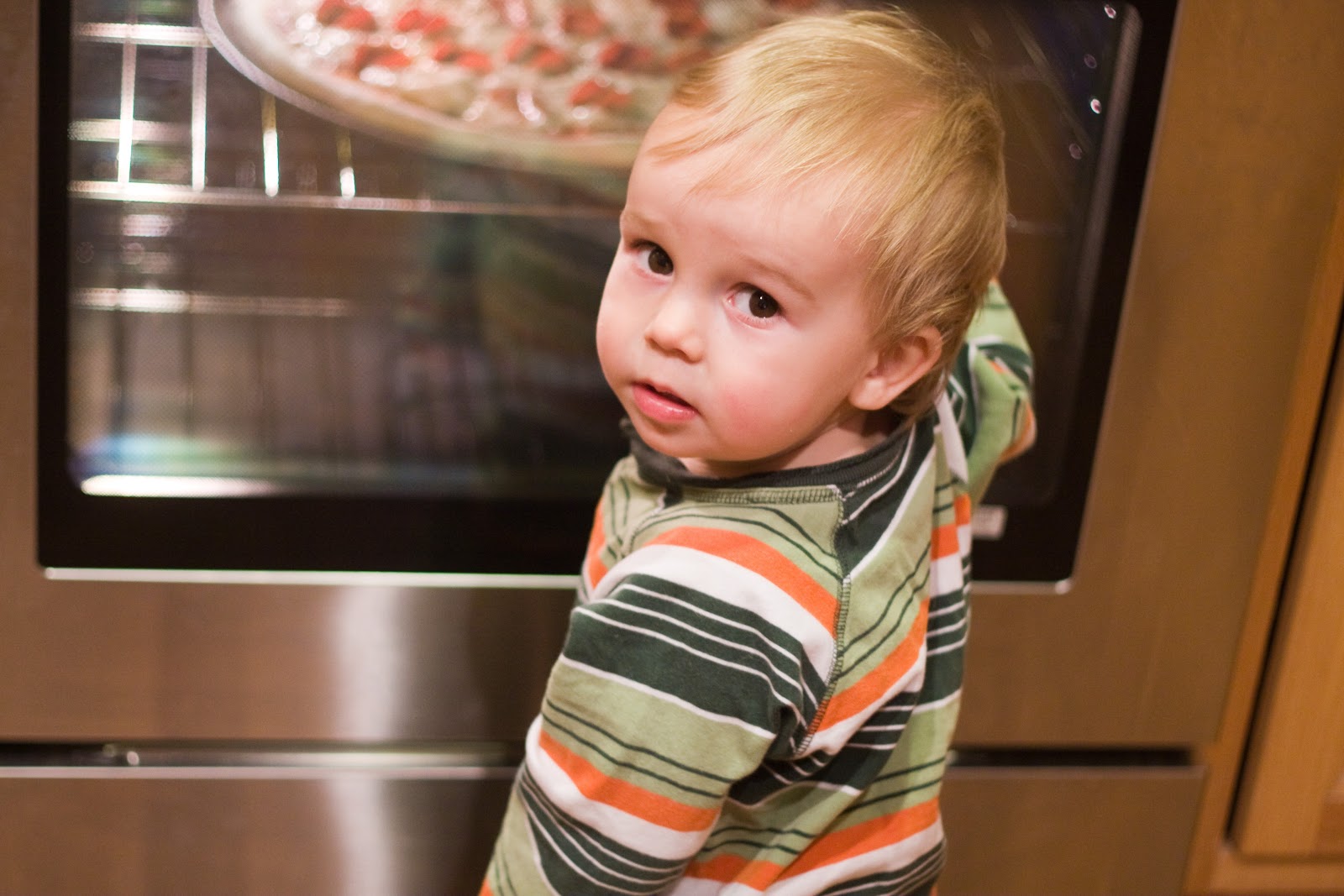 [pizza%2520jacob%2520watching%25202%255B4%255D.jpg]