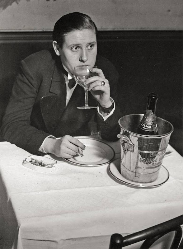 Lulu au “Monocle” a Montparnasse,Paris 1933 by Brassai.jpg