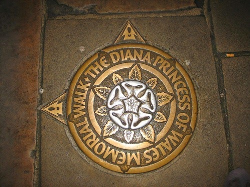 [Princesa%2520Diana%2520Illumnati%25204%255B4%255D.jpg]