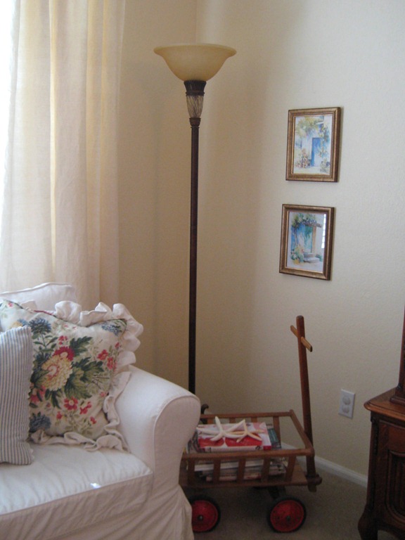 [front%2520room%2520053%255B4%255D.jpg]