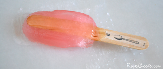 No-Drip Jell-O Popsicle - only 3 ingredients! #recipe 