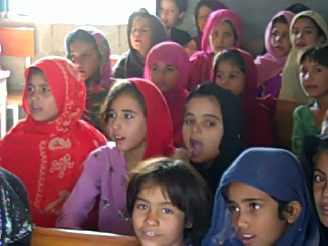 [Cristal-with-Children-in--Afghan-Ref%255B2%255D.jpg]