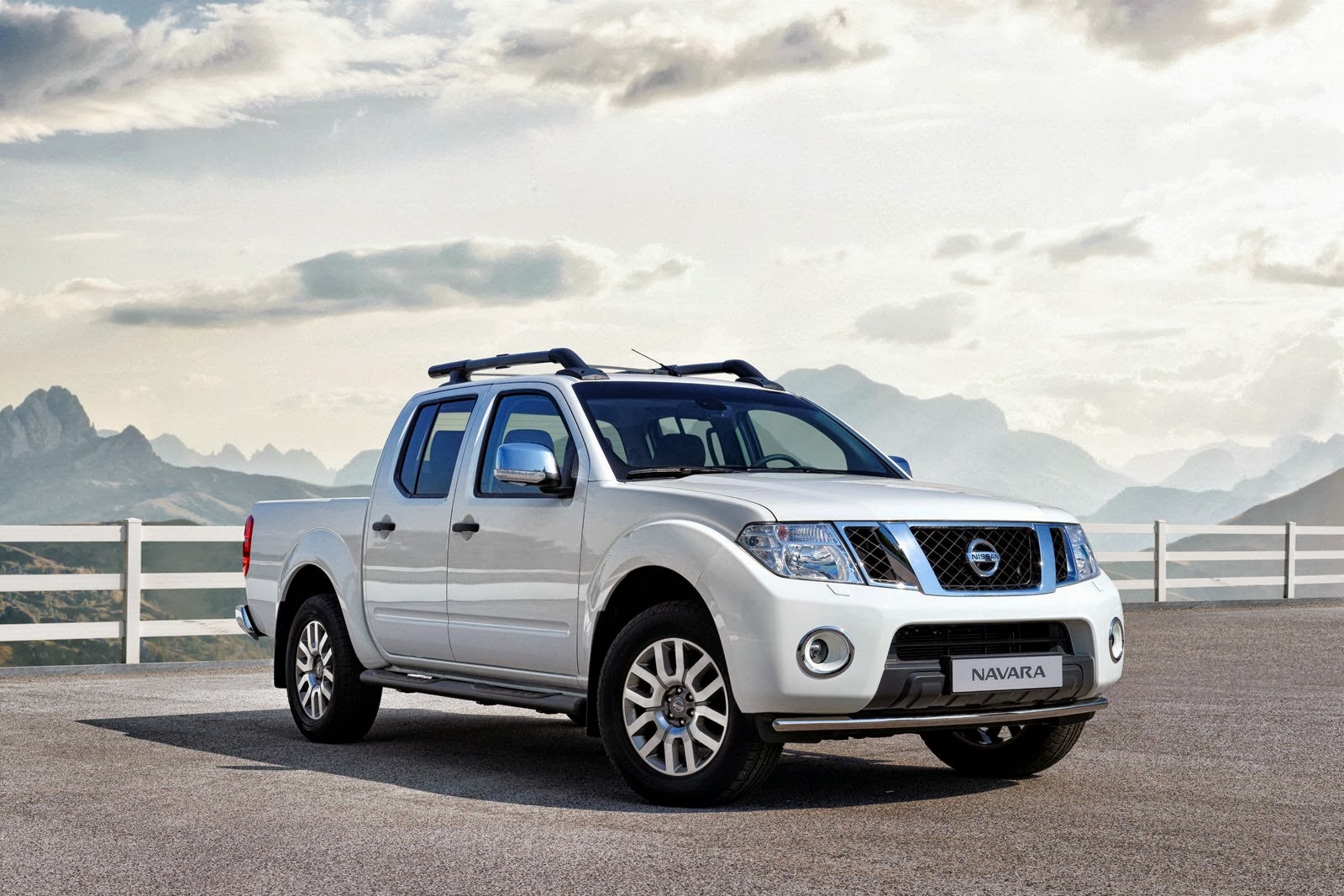 [Nissan-Navara-LE-SV-3%255B2%255D.jpg]