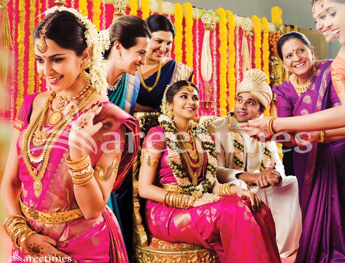 [Kamalini_Mukherjee_Bridal_Saree%255B4%255D.jpg]
