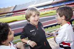 Album (digital) de fotos de Kadú 8 anos - Festa no Estádio do Morumbi de FranMatos Estudio Fotografico, que faz fotografia de gravidas (fotos de gestantes), fotos de bebes, fotos de criancas (fotografia infantil); book fotografico, book infantil, book adulto, book de modelos; festas infantis, batizados, fotos de 15 anos, fotos de casamento, noivados, familia, bebes, 1 ano, criancas, infantil, acompanhamento de gravidas, eventos em geral e fotografia para aplicacao em produtos: bolsas com fotos, quebra cabeca de fotos, calendario de fotos, camisa com fotos, almofadas com fotos, quadro scrapbook e puff com fotos. Atendimento na cidade de Sao Paulo (SP), para todo o estado de Sao Paulo. fotografia infantil de bebês crianças familia gestantes grávidas estúdio fotográfico estudio fotos book retrato puff com fotopresentes calendário stúdio