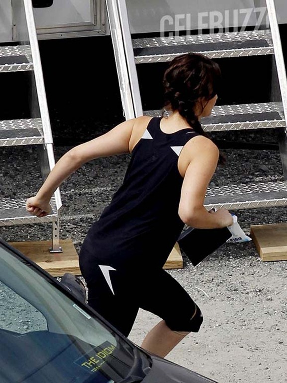 4Hinger-Games-Catching-Fire-Katniss-675x900