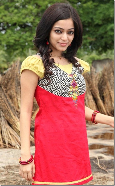 Actress Janani Iyer New Pics in Paagan Tamil Movie