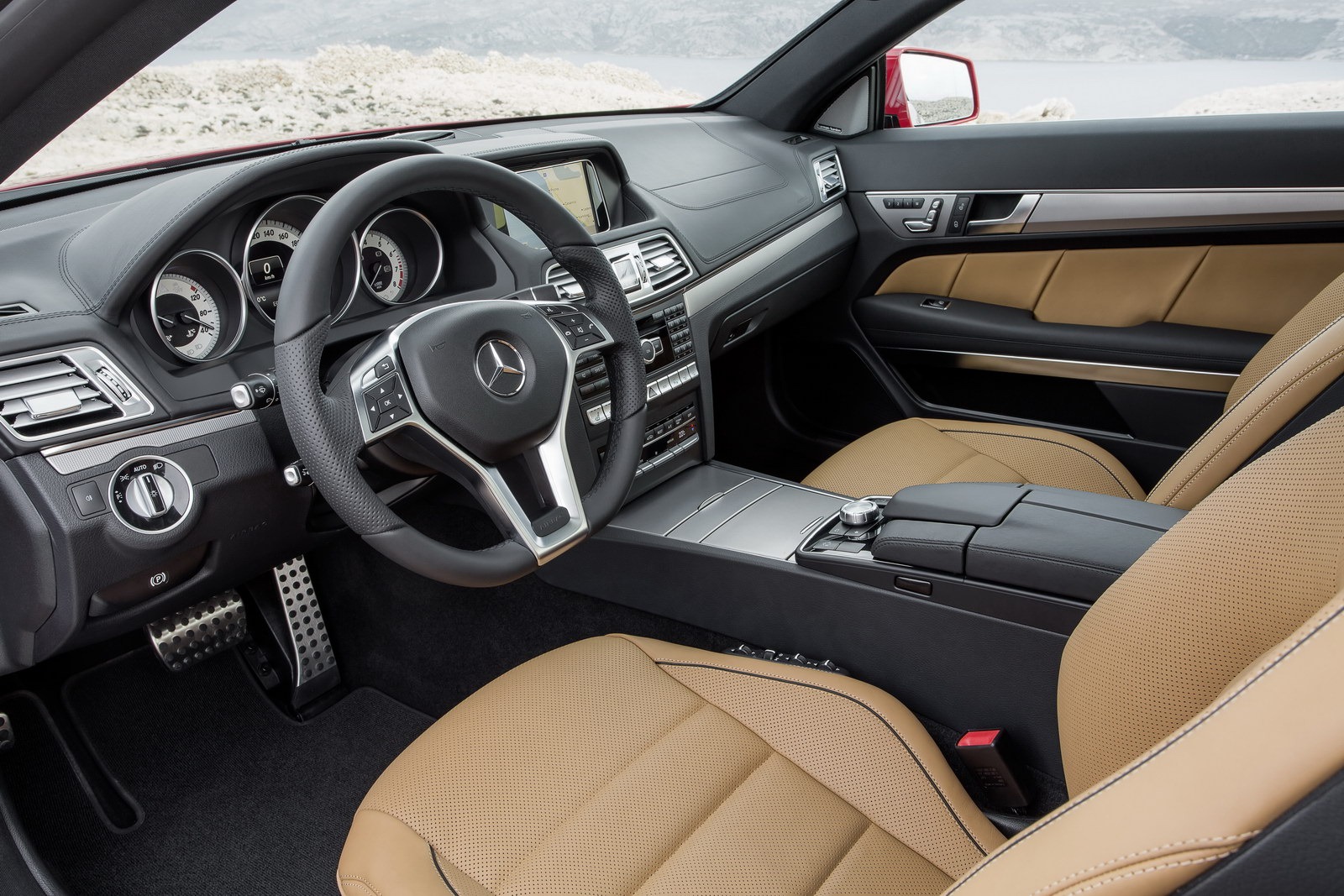 Mercedes-Benz-E-Class-Coupe-Cabriolet-15[2].jpg