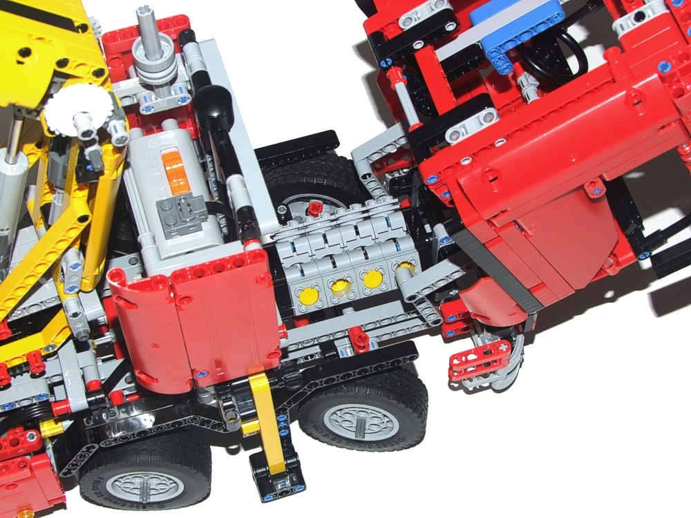 [Lego-8258-Truck-Review-Engine%255B7%255D.jpg]