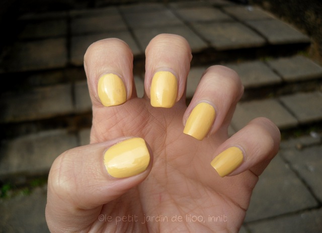 [04-accessorize-nail-polish-sunny-yellow%255B5%255D.jpg]