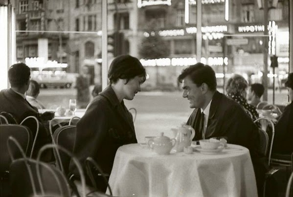 Henri-Cartier-Bresson.-Café-Germany-1962-620x417