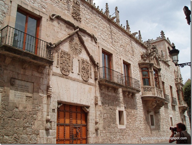 139-Burgos. Casa del Cordón - P7190337