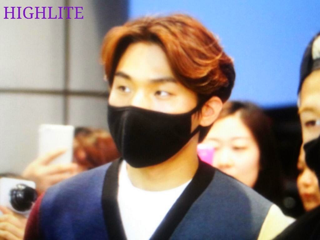 Big Bang - Gimpo Airport - 02may2014 - Dae Sung - Fan - High Lite - 02.jpg