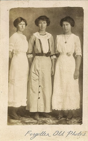 Postcard Carlson sisters DL Antiques
