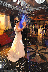 Álbum de fotos de Rejane + Ronaldo do Studio Caldas, do Rio de Janeiro, RJ. Lincoln Caldas e equipe fazem fotos de casamento (fotografias de casamentos), fotos de making-of (making of de noiva), fotos em estúdio (ensaios fotográficos), fotos de casal (ensaios fotográficos de e-session), fotos de família, vídeos de casamento (filmagem de casamentos), vídeos de making-of e clipes de casamento. Fotojornalismo e videojornalismo no Rio de Janeiro, RJ. Album (digital) de fotos de Rejane + Ronaldo do Studio Caldas, do Rio de Janeiro, RJ. Lincoln Caldas e equipe fazem fotos de casamento (fotografias de casamentos), fotos de making-of (making of de noiva), fotos em estudio (ensaios fotograficos), fotos de casal (ensaios fotograficos de e-session), fotos de familia, videos de casamento (filmagem de casamentos), videos de making-of e clipes de casamento. Fotojornalismo e videojornalismo no Rio de Janeiro, RJ.