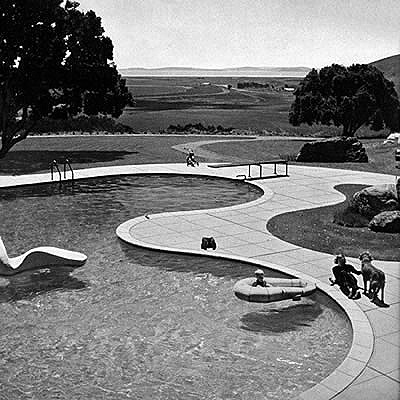 [donnell%2520pool%2520by%2520thomas%2520church%255B6%255D.jpg]