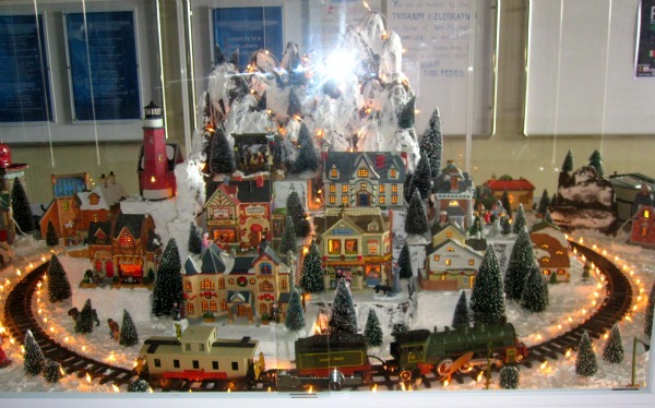 [christmas%2520village%255B3%255D.jpg]