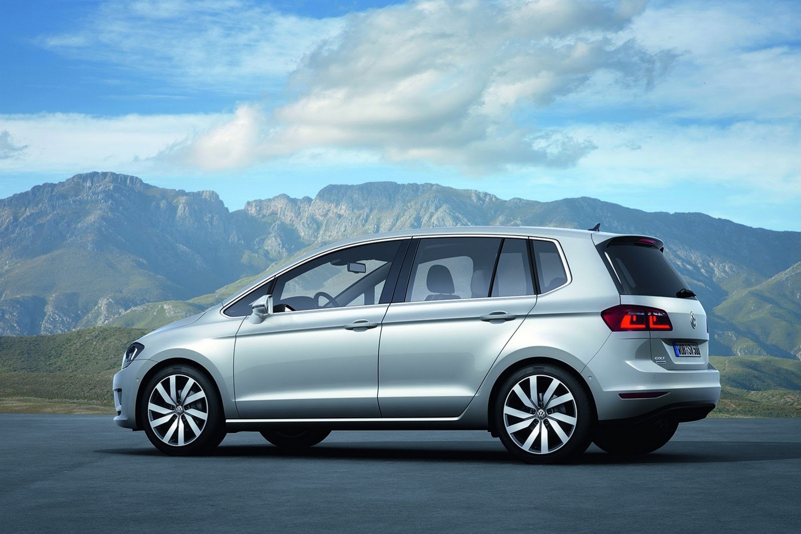 [VW-Golf-Sportvan-Concept-11%255B2%255D.jpg]