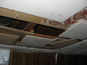randomly placed acoustic tiles used for levelling