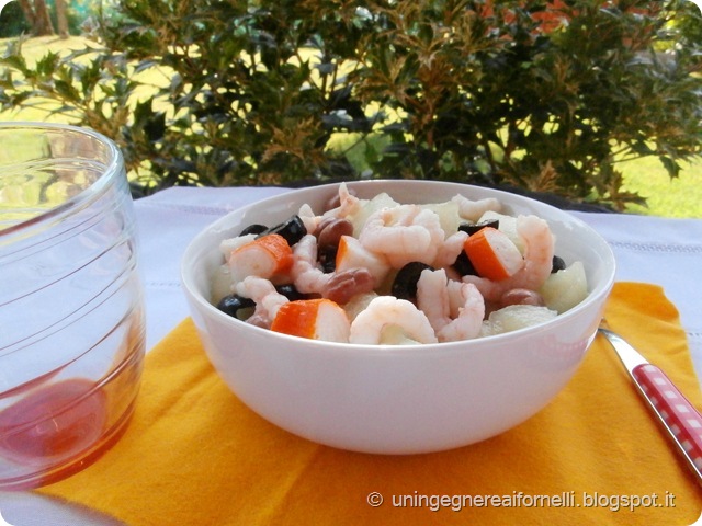 insalata melone bianco giallo surimi gamberetti olive borlotti insalata melone bianco giallo surimi gamberetti olive borlotti