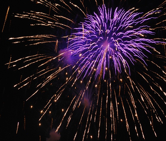 [Fireworks13.jpg]