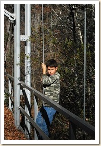 e climbing suspension bridge
