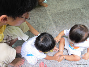 พู่กันเที่ยววัดกับพ่อแม่