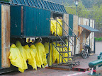 Ponchos tegen de regen (foto: Ger Muijs)