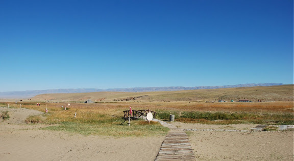 Tianshan - Paysage sable et prairie