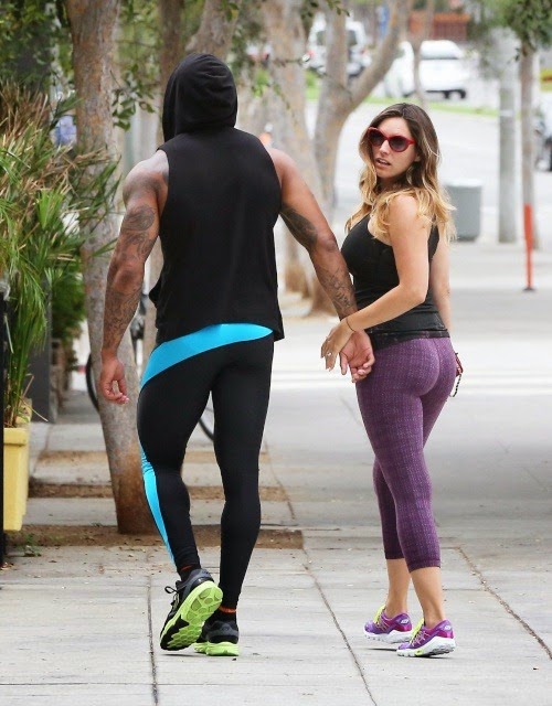 [kelly_brook_booty_in_tights_in_west_hollywood_july_14_2014_8d0UKjd3_sized%255B4%255D.jpg]