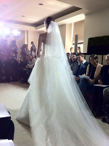 This veil is gorgeous!