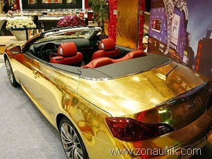 110670_mobil-berlapis-emas