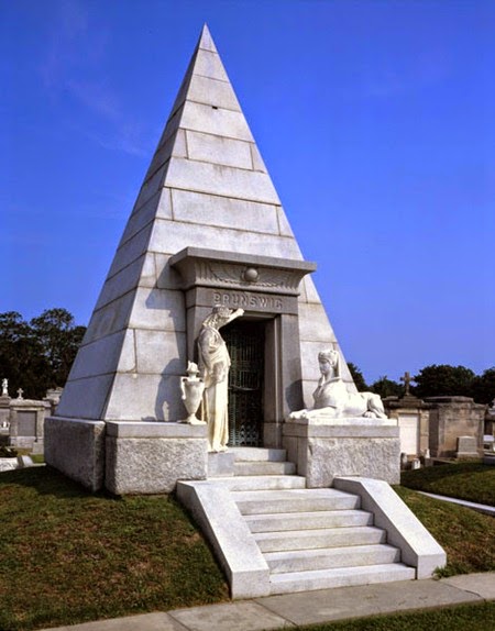 1368625939brunswig-mausoleum2 1368625939brunswig-mausoleum2