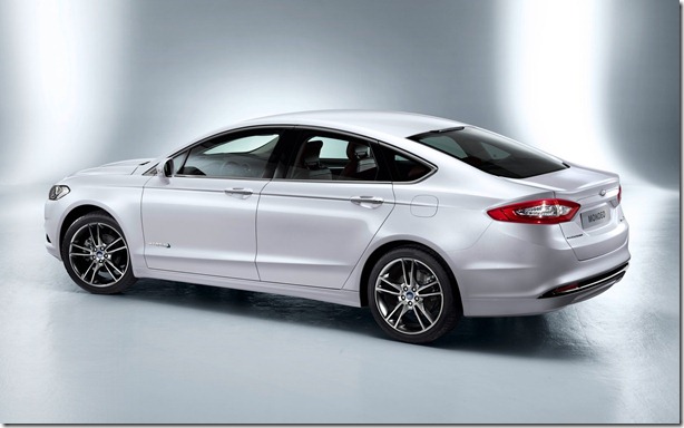 Ford-Mondeo_2013_1600x1200_wallpaper_06