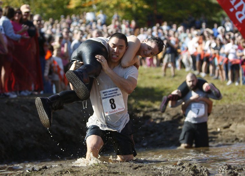 wife-carrying-chamionship-9