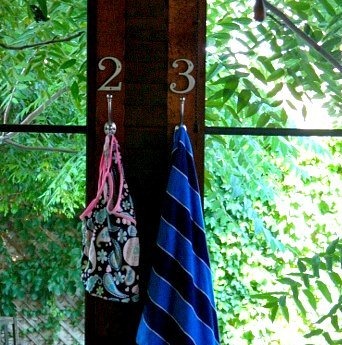 [screen%2520porch%2520hooks%2520%2528375x500%2529%2520%25282%2529%255B5%255D.jpg]