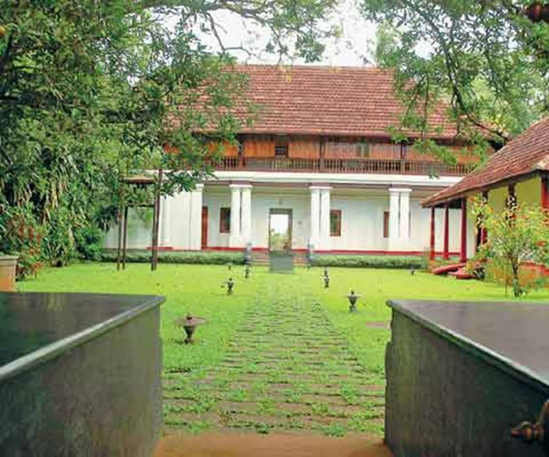 Traditional Kerala Houses: VARIKKASSERI MANA, SOORYAKALADI MANA, NARIKKOTTILAM, CHITTOR KOVILAKAM, POOMULLY MANA