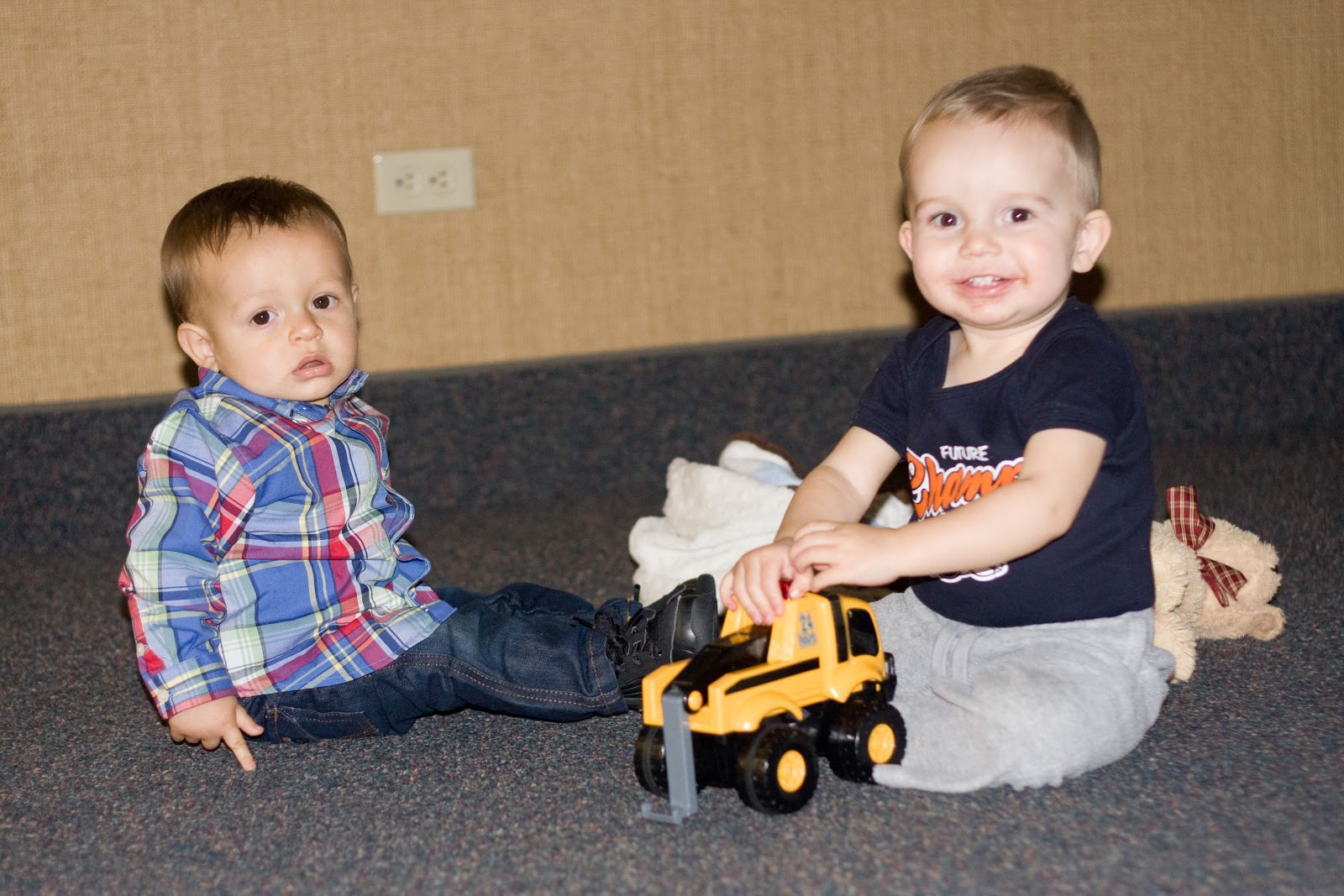 [11.22.12%2520babies%2520jacob%2520and%2520lincoln%255B8%255D.jpg]