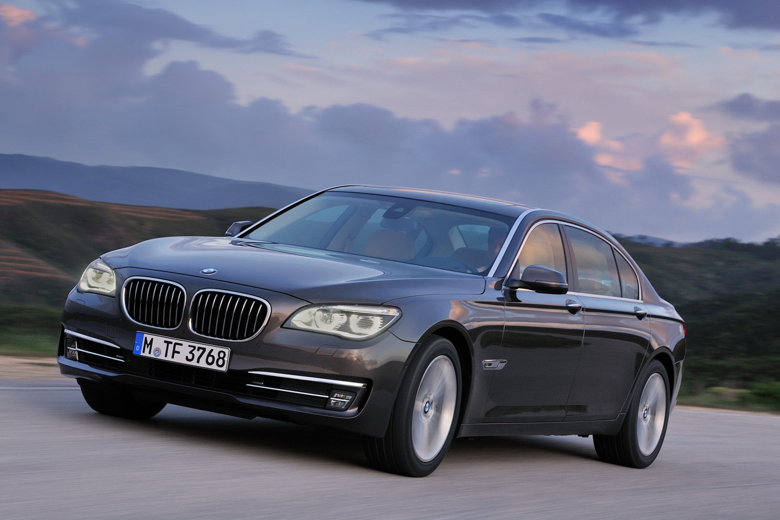 [2013-BMW-7-Series-202%255B2%255D.jpg]