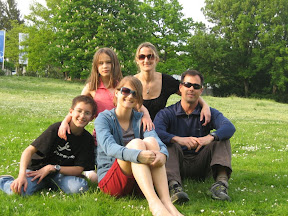 26 Apr 2009 - Picnicing in Wiesbaden.