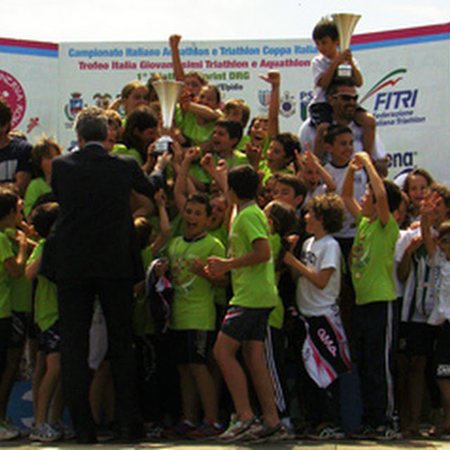 PODIO TROFEO ITALIA.jpg