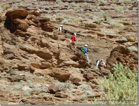 0922-1185-hikers-returning-from-tabernacle